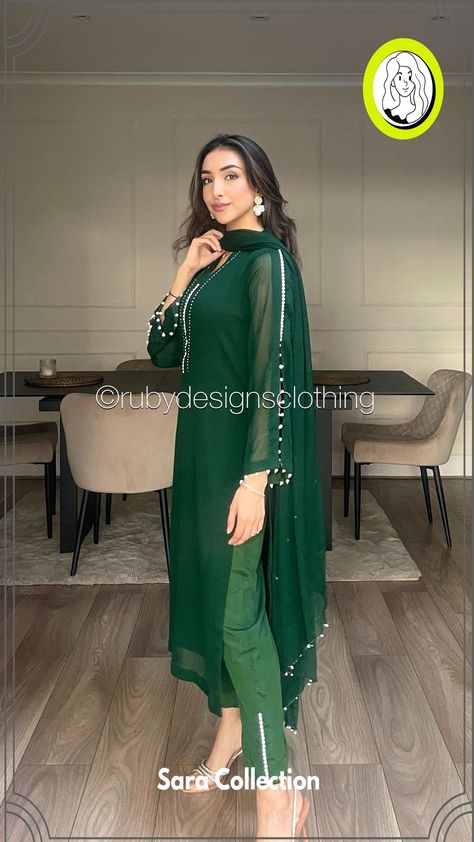 Elegant Kurti Sleeves and Neck Designs for 2024 Suit Design Sleeves, Suit With Pant Design, Emerald Suit Women, Sleeves Designs For Kurti New, Designer Sleeves For Suits, Suits Sleeves Design Indian, Suit Neck And Sleeves Design, Neck And Sleeves Designs For Suits, Chiffon Sleeves Design