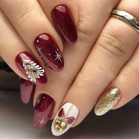 Holiday Acrylic Nails: Inspiration To Style Your Nails This Christmas Holiday Acrylic Nails, Xmas Nail Art, Christmas Gel Nails, Christmas Nail Art Designs, Christmas Nails Acrylic, Winter Nail Designs, Xmas Nails, Christmas Nail Designs, Christmas Nail Art