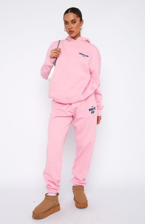 Get your cool, casual look on-point in the Offstage Sweatpants in Posy Pink. Featuring a high elasticated drawstring waistband, elasticated ankles, side pockets, soft fleece fabric for extra comfort and puff print logo on side of leg. You can complete the tracksuit with the matching Offstage hoodie for the perfect off-duty look.   - 65% Polyester 35% Cotton - Mik is 171cm & is wearing an XS Matching Hoodie And Sweatpants Outfit, Pink Sweat Set, Pink Sweats Outfit, Hoodie And Sweatpants Outfit, Fame Clothes, Sweats Set, Pink Tracksuit, Cute Sweats, Fox Hoodie