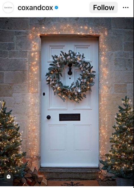 Fall Front Porch Decor Ideas, Front Porch Decor Ideas, Pre Lit Wreath, Christmas Front Door, Cox And Cox, Fall Front Porch Decor, Christmas Front Doors, Front Porch Decor, Luxury Christmas