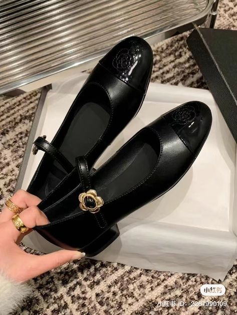 Old Money Women Shoes, Old Money Shoes, Old Money Women, Sunday Shoes, Shoes Reference, Classy Shoes, Girly Shoes, School Shoes, Dream Shoes