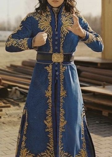 Medieval Clothing Royal, Medieval Attire, Mage Robes, Witch Outfits, Chest Tattoo Ideas, Wizard Robes, Dramatic Dresses, Prince Clothes, Embroidery Workshop