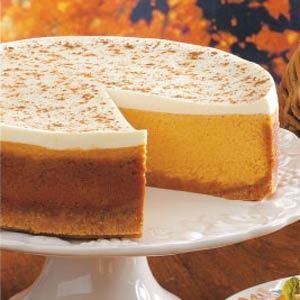 Pumpkin Cheesecake with Sour Cream Topping Recipe I make this pumpkin cheese cake recipe every Thanksgiving (except I use 1 cup sugar and 1/4 cup packed brown sugar and only 3/4 cup of canned milk) Its a HUGE hit! everyone loves it! I think this year I will try the topping as well!! YUM!! Cheesecake With Sour Cream Topping, Cheesecake With Sour Cream, Sour Cream Topping, Sour Cream Cheesecake, Pumpkin Filling, Gingersnap Crust, Sweet Pumpkin, Rice Balls, Pumpkin Dessert