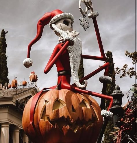 timburtonswonderland on Instagram: "who’s excited for halloween🥰🖤 posted by @disneyland_land 🖤 tags: #halloween2020 #halloween #timburtonfan #timburtonfans #disney #jackskellington #nightmarebeforechristmas #nmbc #disneycharacter #disneylife #crossover #nightmarebeforexmas #disneycharacters #halloweentown #lockshockandbarrel #sally #frankenweenie #corpsebride #frankenweenie #aliceinwonderland #disney #timburton #beetlejuice #christmas #dc #frankenweenie #pops #pop #funkopop" Beetlejuice Christmas, Tim Burton Christmas, Disneyland Lands, Nightmare Before Christmas Christmas, Sandy Claws, Nightmare Before Christmas Decorations, Holiday Bar, Halloween Post, Disneyland Halloween