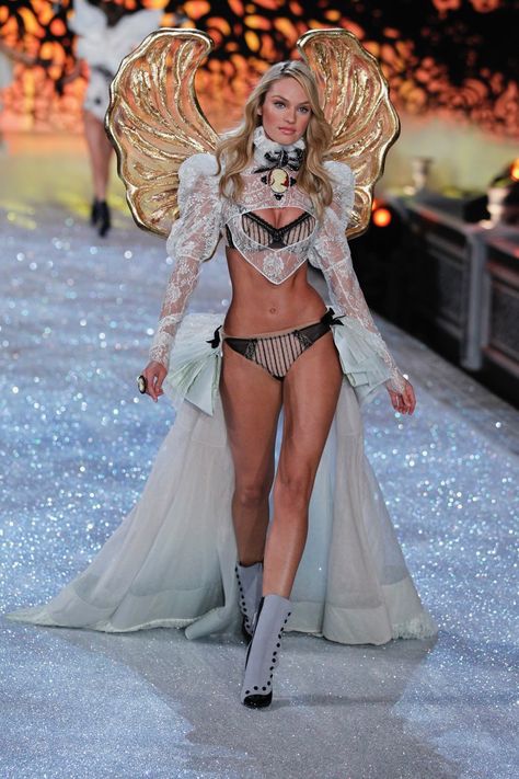 Candice Swanepoel Candice Swanepoel Victoria Secret Runway, Victoria Secret Runway, Victoria Secret Show, Victoria Secret Model, Victoria Secret Models, 2011 Fashion, Vs Fashion Shows, Vs Models, Victoria Secret Lingerie