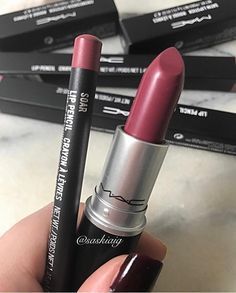 32 Gorgeous Mac Lipsticks Are Awesome – Captive and Soar lip pencil - Hair and Beauty eye makeup Ideas To Try - Nail Art Design Ideas Pencil Hair, Beauty Eye Makeup, Winter Lip Color, Mac Lipstick Swatches, Vampy Lips, Winter Lips, Diy Dry Shampoo, Mac Lipsticks, Perfect Lipstick