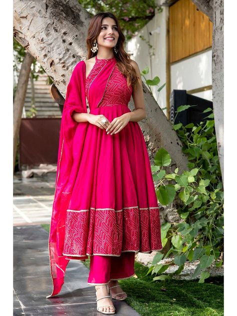 Sayonee Pink Bandhani Anarkali Kurta with Pants (Set of 3) Bandhani Suits Design, Bandhani Dress Pattern, Aditi Hundia, Bandhani Anarkali, Bandhani Suit, Anarkali Kurta Set, Floral Dresses With Sleeves, Nykaa Fashion, Simple Frock Design