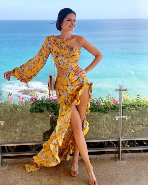 MAHLAGHA ☽ on Instagram: “Ready for the wedding. 🧡 🌼 Dress @revolve #revolve #revolverepost” Gala Attire, Tropical Outfit, Fiesta Outfit, Model Makeup, Cocktail Outfit, Western Dress, Woman Suit Fashion, Wedding Outfits, Western Dresses