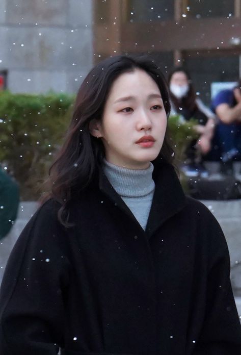 Kim Go Eun Goblin, Kim Go Eun Style, Goblin The Lonely And Great God, Goblin Korean Drama, Chinese Fancy Dress, Kim Go Eun, Beauty Goals, Haircuts For Medium Hair, Casual Day Outfits