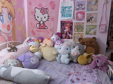 #cutecore #kawaii #aesthetic #plushies #stuffedanimal Pile Of Plushies, Room Full Of Plushies, Plushies Bed, Bed Plushies, Plushie Bed, Plushies Bedroom Aesthetic, Plushie Bedroom, Bed With Plushies, Plushes On Bed