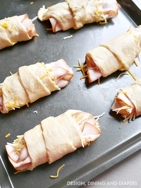 Turkey and Cheese Easy Crescent Roll Ups Cressant Roll Recipes, Roll Ups Appetizers, Cressant Rolls, Meat Roll Ups, Cheese Crescent Roll Recipes, Easy Crescent Roll Recipes, Meat Roll, Turkey Lunch, Turkey Lunch Meat