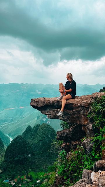 Éadaoin Fitzmaurice on Instagram: "One of the best things I’ve ever done 🥲 This is your sign to do the Ha Giang Loop 🏍️🇻🇳 #vietnam #hagiangloop" Ha Giang Loop, October 1, Hanoi, Come Back, Backpacking, Travel Tips, First Time, Vietnam, Good Things