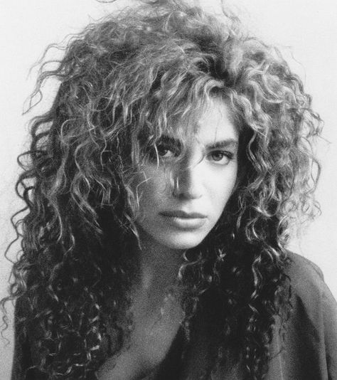 TAYLOR DAYNE | Travis the Music Man Pictures Of The Stars, 1980s Hair, Taylor Dayne, Star Pics, Freestyle Music, Paula Abdul, 17 August, The Music Man, Big Curly Hair