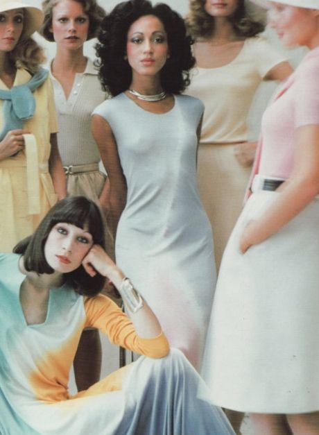 Halston dressed the most fashionable women of the 1970s. The elegant ladies who lunched and the notorious who partied all night. Clean, simple designs in luxurious fabrics that are timeless. #DanaMcGarrySeries #1970s #Halston #'70sfashion #booksforwomen #womensfiction #NYC Halston 1970s, Pat Cleveland, Halston Vintage, Vintage Fashion 70s, Runway Moments, Halston Dress, Jerry Hall, Jean Shrimpton, Model Behavior