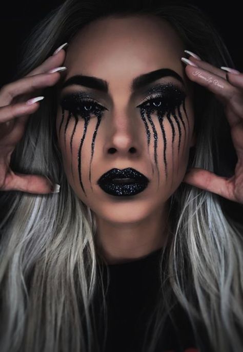 Light And Dark Fairy Costume, Scary Halloween Make Up Horror, Scary Chic Halloween Costumes, Demon Costume Female Halloween Diy, Adult Halloween Face Paint Ideas, Dead Angel Makeup, Halloween Fx Makeup Ideas, Fallen Angel Makeup Ideas, Scary Halloween Makeup Women