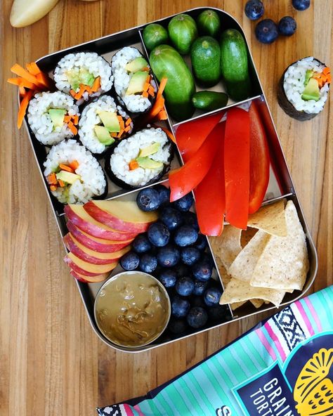 Sushi Lunch Box Ideas, Vegetarian Sushi, Sushi Lunch, Healthy Packed Lunches, Lunchbox Ideas, Lunch Recipes Healthy, Pack Lunch, Kids Lunchbox, Kids Lunch