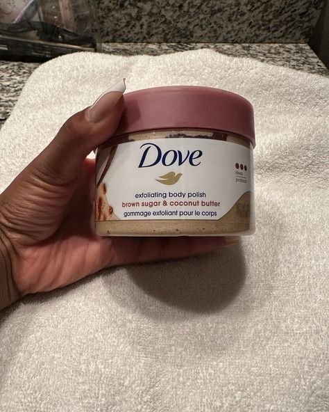 Dove Body Polish Brown Sugar, Body Scrubs Aesthetic, Dove Body Scrub, Dove Exfoliating Body Polish, Dove Products, Vanilla Scrub, Exfoliating Body Polish, Selfcare Routine, Brown Sugar Scrub