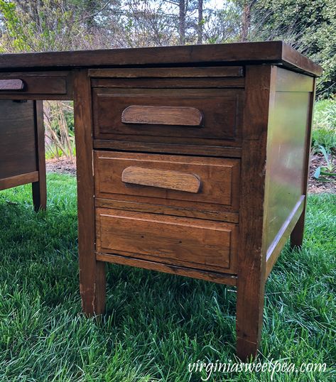 Vintage Office Desk Makeover - See how a vintage office desk was repaired and refinished. #deskmakeover #vintageofficedesk #vintageofficedesk #antiquedesk #furnituremakeover #virginiasweetpea Old Wooden Desk Makeover, Wooden Desk Refurbished, Old School Desk Repurpose, Oak Desk Makeover, Old School Desk Ideas, Old Desk Makeover Diy, Wood Desk Makeover, Cool Desk Ideas, Office Desk Makeover