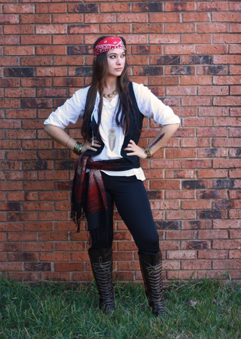 I have eveything pictured   no need to spend money Hot Pirate, Cheap Halloween Costumes Diy, Pirate Women, Homemade Pirate Costumes, Modest Halloween Costumes, Diy Fantasia, Diy Pirate, Pirate Costume Diy, Pirate Dress