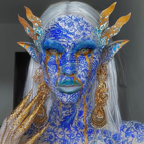 Drian Pili Bautista on Instagram: “CHINESE PORCELAIN 🍶💙 . . This look is inspired by Dragon Print Chinese porcelain this looks takes me 4 hours to complete Hope you like it!…” Monster Makeup, Drag Make-up, Theatrical Makeup, Special Effects Makeup, Crazy Makeup, Sfx Makeup, Dragon Print, Halloween Make Up, Fantasy Makeup