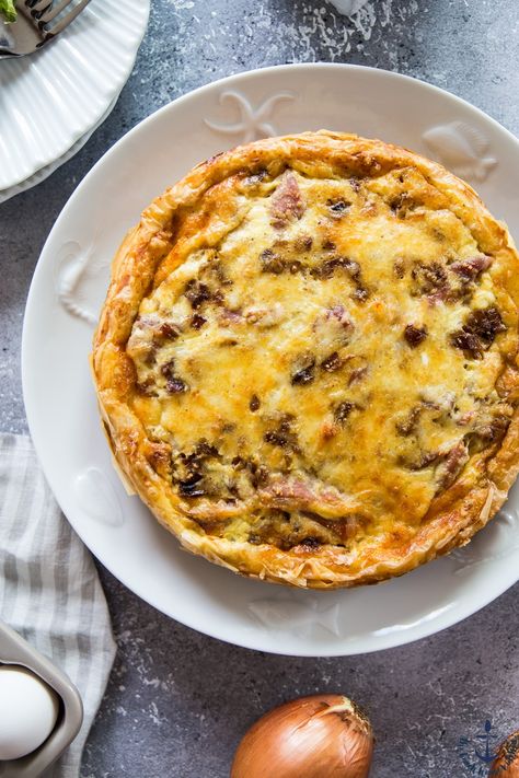 Quiche With Phyllo Crust, Phyllo Dough Quiche, Phyllo Breakfast, Phyllo Quiche, Prosciutto Quiche, Philo Dough, Phyllo Dough Recipes, Savoury Tarts, Phyllo Recipes