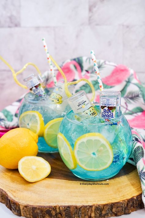 Booze Bucket Ideas, Mini Fish Bowl Drink, Fish Bowl Cocktails, Fish Bowl Recipe, Fish Bowl Drink, Fishbowl Cocktail, Shark Items, Bucket Drinks, Fishbowl Drink