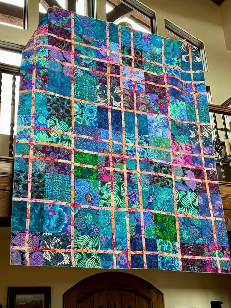 All Inked Up Quilt Pattern, Quilts Made With Kaffe Fassett Fabric, Kaffe Fassett Layer Cake Quilt Patterns, Quilts Using Kaffe Fassett Fabric, Kaffe Fassett Medallion Quilts, Quilt Top Patterns, Kaffe Facett Quilts, Colchas Quilting, Watercolor Quilt