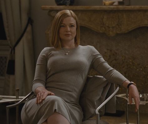 Siobhan Roy Style, Succession Aesthetic, Shiv Roy, Sarah Snook, Tights Outfit, Old Money Aesthetic, Shiva, Favorite Tv Shows, Work Outfit