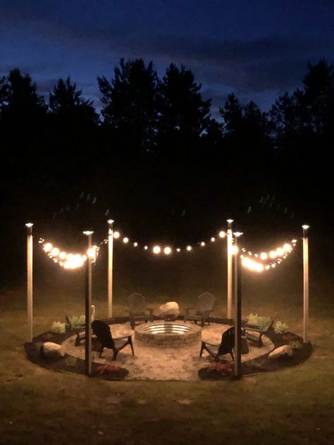 Campfire Design Outdoor Fire, Bonfire Area Ideas, Fire Pit Ideas Backyard Simple, Backyard Bonfire Pit Ideas, Backyard Bonfire Ideas, Fire Pit Lighting Ideas, Firepit Lighting Backyard Ideas, Outdoor Bonfire, Bonfire Ideas