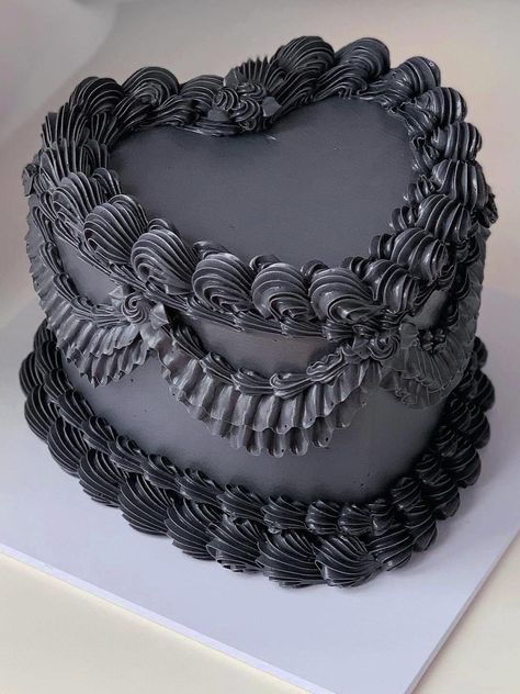 Black Frosted Cake, Black Lambeth Cake, Goth Birthday Cake, Gothic Birthday Cakes, Goth Cakes, Lambeth Cake, Craftsman Porch, Gothic Cake, 18th Bday