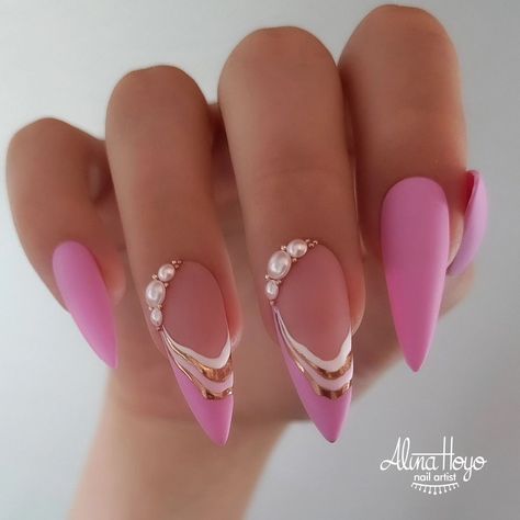 A little bit Pink 🌸🪱🐷👚👛🥿 #alinahoyo#alinahoyonails#uglyducklingnails#pinknails#lovepink#pinkgirl#prettynails#gelnagels#nagelsbrugge Nail Glam, Vibrant Nails, Basic Nails, Pretty Nail Art Designs, Classic Nails, Nail Style, Ugly Duckling, Round Nails, Nagel Inspo