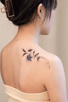 Flower Tattoo Between Shoulder Blades, Flower Vine Shoulder Tattoo, Delicate Floral Shoulder Tattoo, Shoulder Flower Vine Tattoos For Women, Floral Shoulder Collar Bone Tattoo, Shoulder Blade Tattoos, Blade Tattoo, Shoulder Blade Tattoo, Flower Tattoo Shoulder