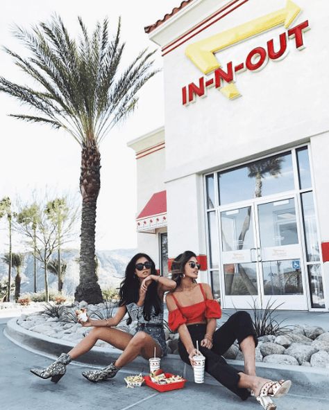 In-N-Out 9149 S Sepulveda Blvd, Los Angeles, CA 90045 Los Angeles Trip, Los Angeles Bucket List, Los Angeles Photoshoot, Los Angeles Pictures, Los Angeles Travel Guide, Los Angeles Aesthetic, Los Angeles Photography, In-n-out Burger, In N Out