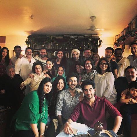 Saif Ali Khan, Kareena, Karisma, Ranbir and the entire Kapoor family celebrate Christmas together. Indian Family Aesthetic, Kareena Saif, Kapoor Family, Shammi Kapoor, Shashi Kapoor, Family Lunch, Indian Family, Saif Ali Khan, Star Struck