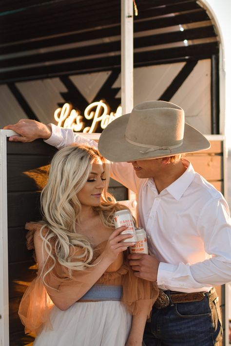 old horse trailer and turned it into a mobile bar for any event. Weddings, bridal showers, baby showers, you name it! 💐 Follow Our Socials: @thepartycrasher.co • • #rusticwedding #western #boho #weddings #mobilebar #weddingprop #bridalshower #photoprop @itstaylorrousseau Taylor Rousseau #photoshoot #westernphotoshoot western fashion Western Bar Photoshoot, Horse Trailer Photoshoot, Trailer Photoshoot, Taylor Rousseau, Horse Trailer Mobile Bar, Vintage Horse Trailer, Western Photo Shoots, Bar Photos, Branding Shoot