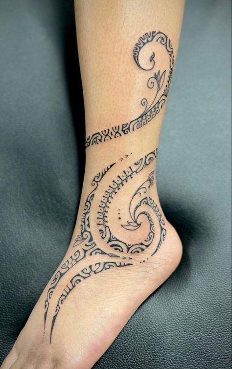 Body Contour Tattoo, Foot Tattoo For Men, Bibi Tattoo, Foot Tattoo For Women, Tattoo Ideas Ankle, Maori Tattoo Frau, Foot Tattoo Ideas, Foot Tattoo Designs, Trible Tattoos