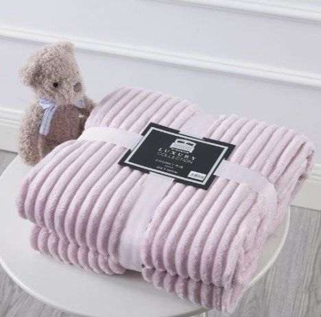 Best Barefoot Dreams Blanket Dupes  - miss mv Bed Settee, Barefoot Dreams Blanket, Heated Throw, Chair Sofa Bed, Blanket Sofa, Luxury Throws, Soft Luxury, Living Room Accessories, Chunky Blanket