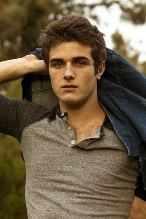 Beau Mirchoff!! Damn u hot!! Haha Beau Mirchoff, Desperate Housewives, To Infinity And Beyond, Man Crush, Look At You, Good Looking Men, Mtv, Character Inspiration, Brown Hair