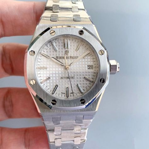 Perfectarw Offers A Variety Of Best Edition Swiss Made Audemars Piguet 15450st 3120 Watches. AP Royal Oak Women Watch on 2021 Halloween Gift. Accept Credit Card - Fast Delivery To Worldwide. Ap Woman Watch, Ap Royal Oak Women, Ap Watch Women, Ap Watch, Ap Royal Oak, Mens Fashion Classy, Window Shopping, White Face, Royal Oak