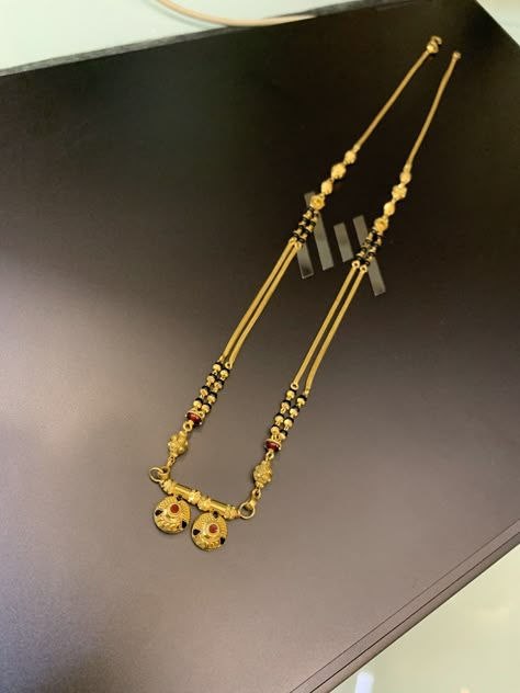 Short Gantan Designs, Short Ganthan Design, Vati Mangalsutra Designs Short, Short Ganthan Gold Design, Short Gold Mangalsutra Designs, Short Mangalsutra Designs Gold, Mangalsutra Chain, Mangalsutra Design, Bridal Necklace Designs