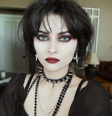 The Craft Movie Fashion, The Craft Makeup Looks, 90s Gothic Makeup, Nancy The Craft Makeup, Vamp Birthday, Nancy Downs Makeup, Nancy The Craft Outfit, The Craft Makeup, Eli Makeup