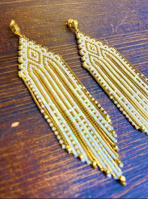 Fringe Earrings Diy, Seed Bead Patterns Free, Bead Bottle, Seed Bead Jewelry Patterns, Beaded Fringe Earrings, Beaded Earrings Tutorials, Beaded Earrings Diy, Beading Patterns Free, Brick Stitch Earrings