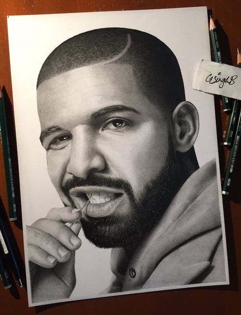 Drake. Realistic Celebrity Portraits Drawings. By Gurekbal Bhachu. Drake Drawing, Portraits Of Celebrities, Realistic Face Drawing, Katarina League Of Legends, Portrait Au Crayon, Black And White Drawings, Celebrity Art Portraits, Celebrity Artwork, Celebrity Portraits Drawing