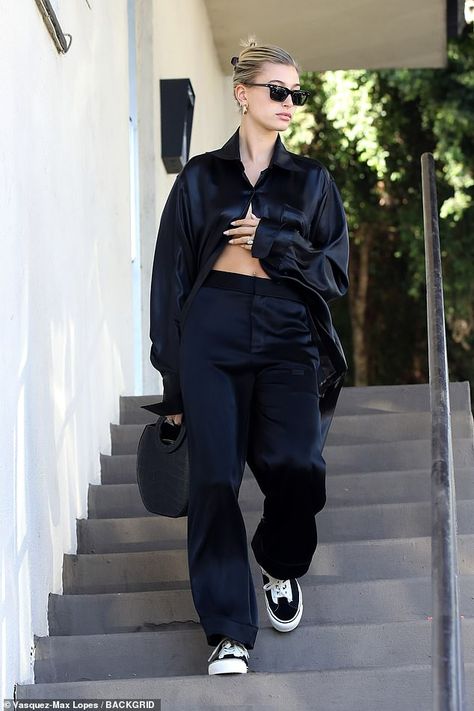 Hailey Bieber Street Style, Hailey Baldwin Street Style, Estilo Hailey Baldwin, Warm Fall Outfits, Hailey Bieber Outfits, Hailey Baldwin Style, Foto Poses, Looks Black, Modieuze Outfits