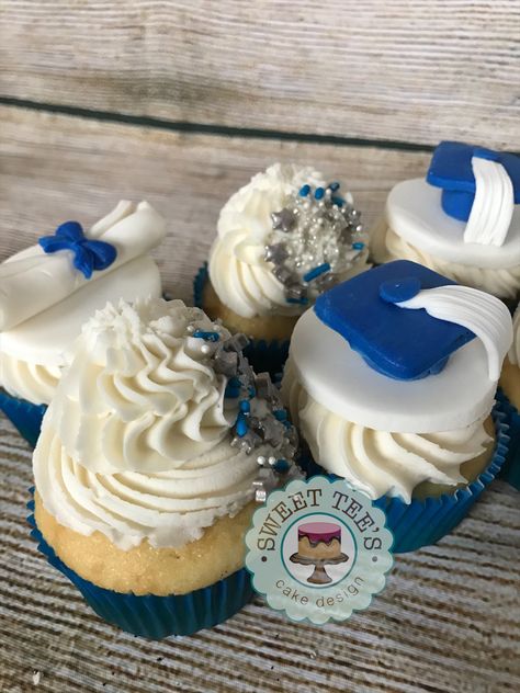 Graduation Cupcakes, Themed Cupcakes, Graduation Ideas, Grad Party, Grad Parties, College Graduation, Graduation Party, Cake Designs, Blue And Silver