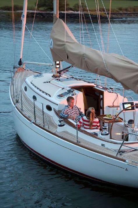 Easy-Handling Day Sailers Maximize Time on the Water Yacht Decor Boat Interior, Sailboat Living, Sailboat Yacht, Sailing Dinghy, Sail Life, Tag Your Love, Sailboat Design, Yacht Interior, Sailing Trips