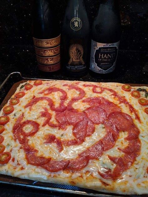 Dragon Recipe, Game Of Thrones Food, Game Of Thrones Birthday, Game Of Thrones Party, Game Of Thrones Facts, Game Of Thrones Quotes, Dinner Party Themes, Got Party, Game Of Thrones Funny