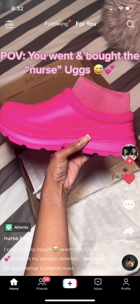 Ugg Nurse Shoes, Nurse Shoes Aesthetic, Cna Outfits, Cna Black Women, Pink Nurse Aesthetic, Medical Assistant Aesthetic, Cna Aesthetic, Nurse Goals, Nurse Bae