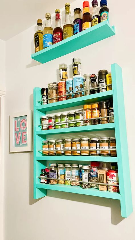 Diy Spice Rack Ideas, Spice Rack Design, Spice Rack Ideas, Diy Spice Rack, Affordable Mattress, Old Bookcase, Seasoning Rack, Diy Spices, Organized Kitchen