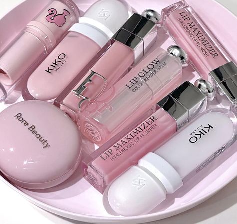 Pink Cosmetics Aesthetic, Pink Lipstick Aesthetic, Couqutte Aesthetic, Lipstick Aesthetic, Cosmetics Aesthetic, Makeup Beauty Room, Makeup Accesories, Pink Cosmetics, Ethereal Makeup